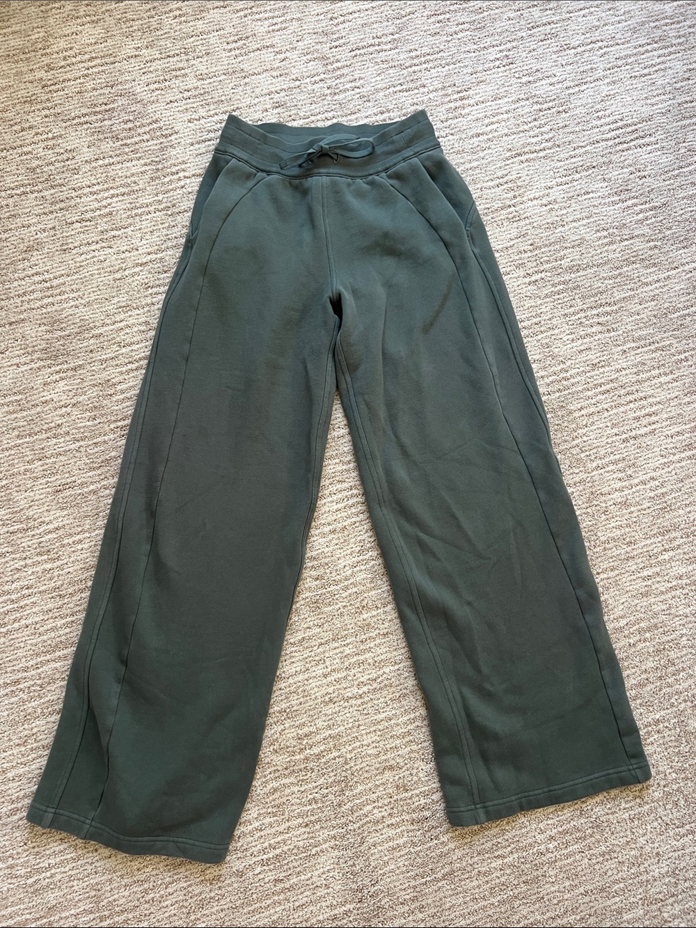 Lululemon Scuba Rainforest Green Wide-Leg Drawstring Sweatpants